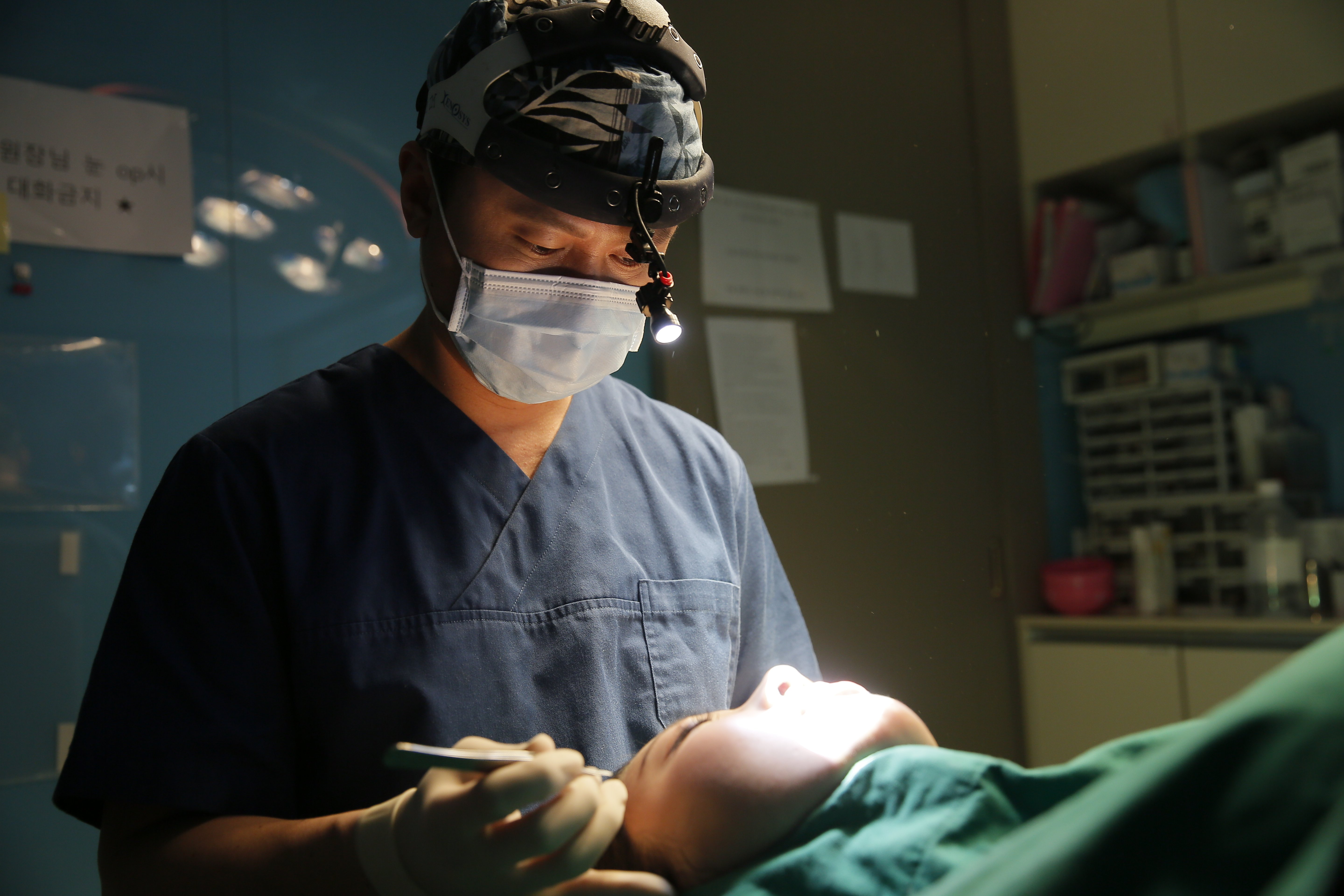 foreigner friendly plastic surgery clinics in Seoul