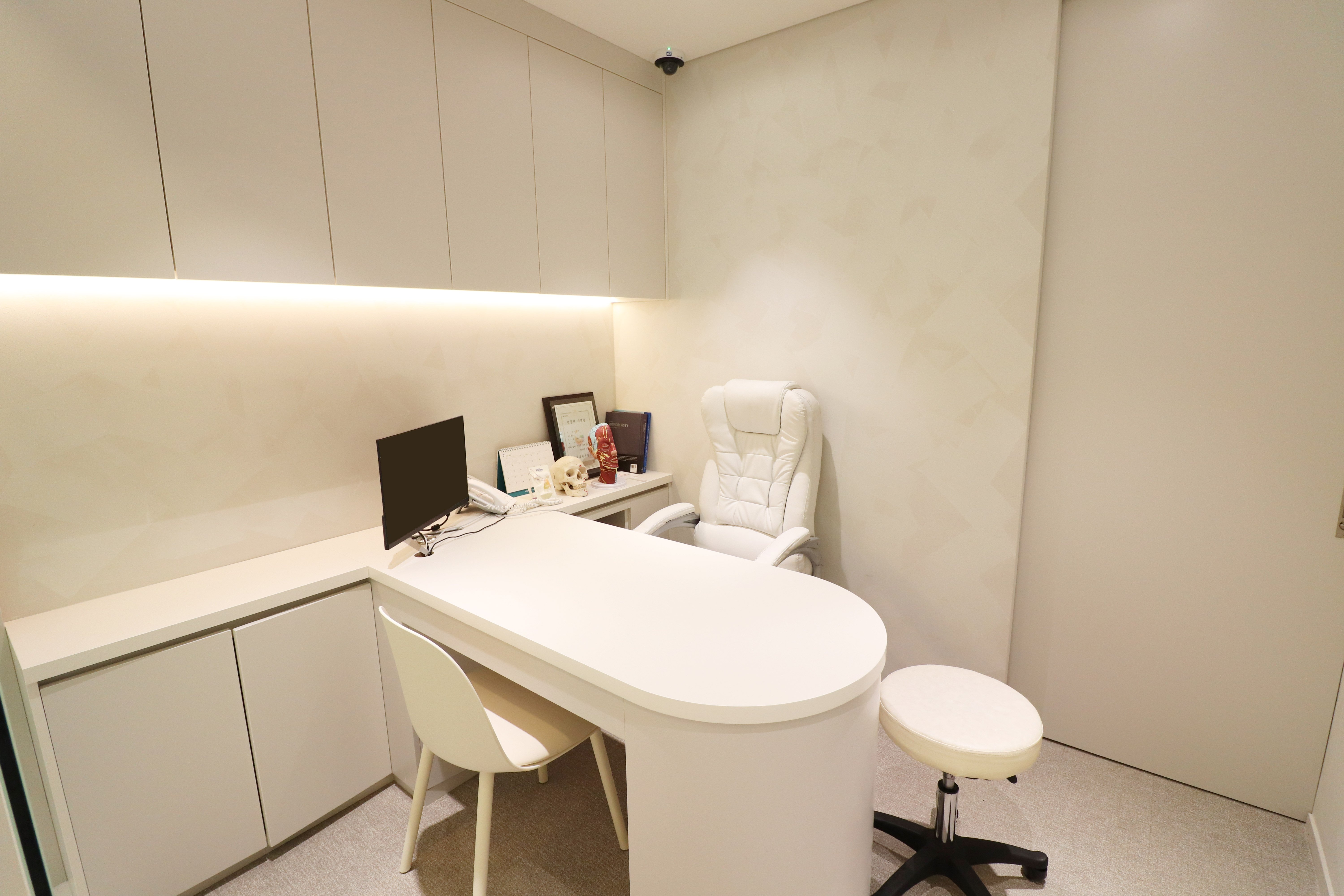 plastic surgery clinics in Gangnam for foreigners