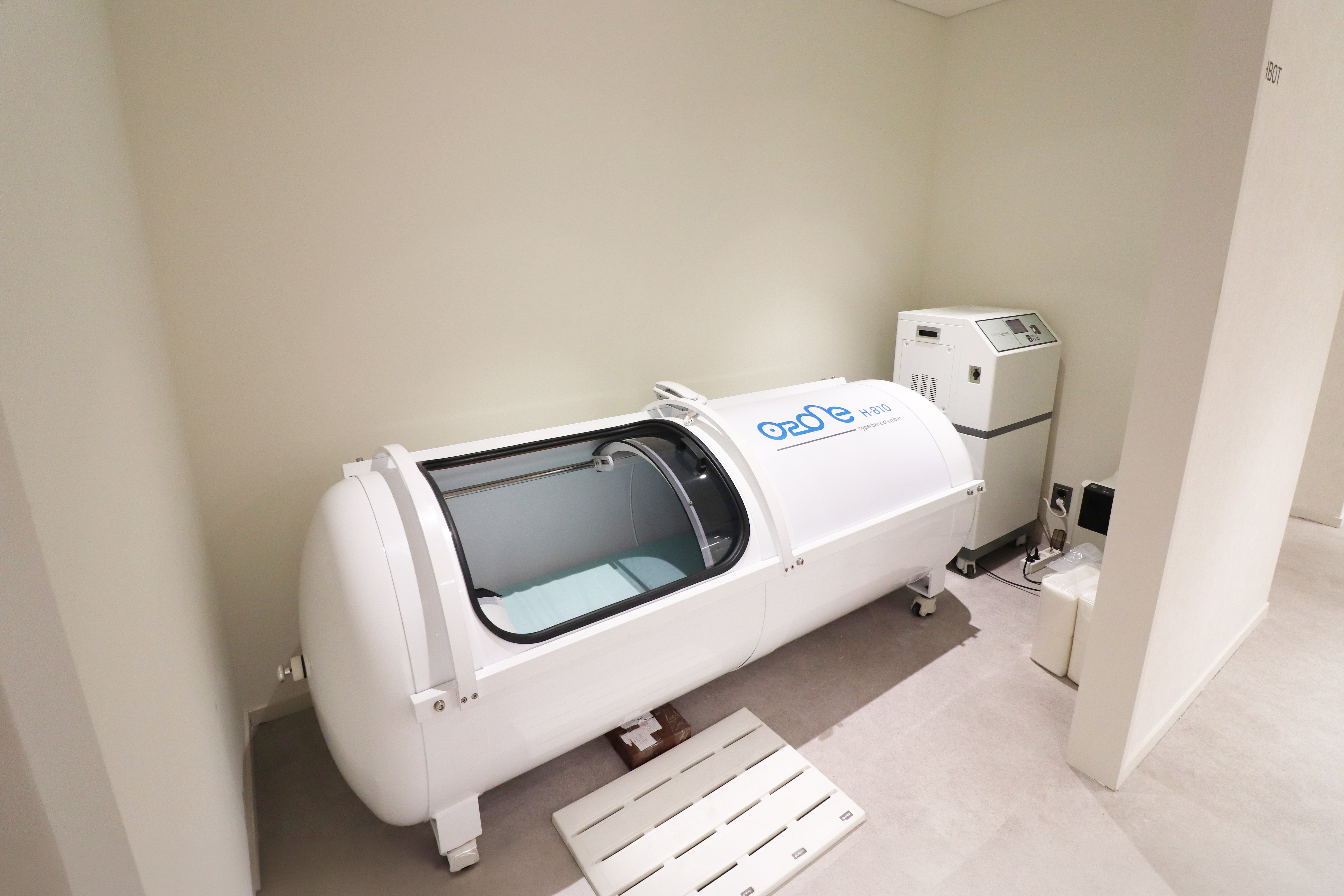 plastic surgery clinics with English interpreters in Korea